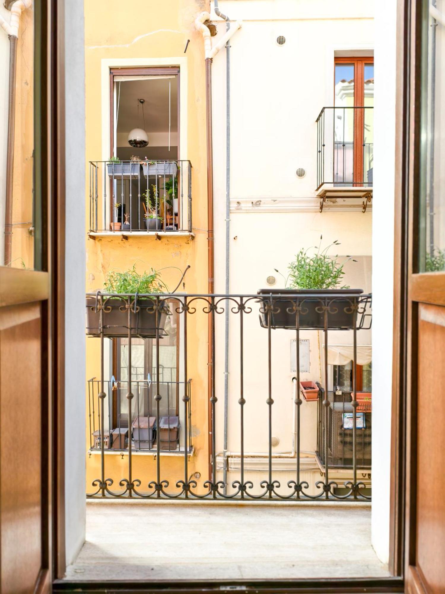 Oidu - Cagliari Suites ภายนอก รูปภาพ